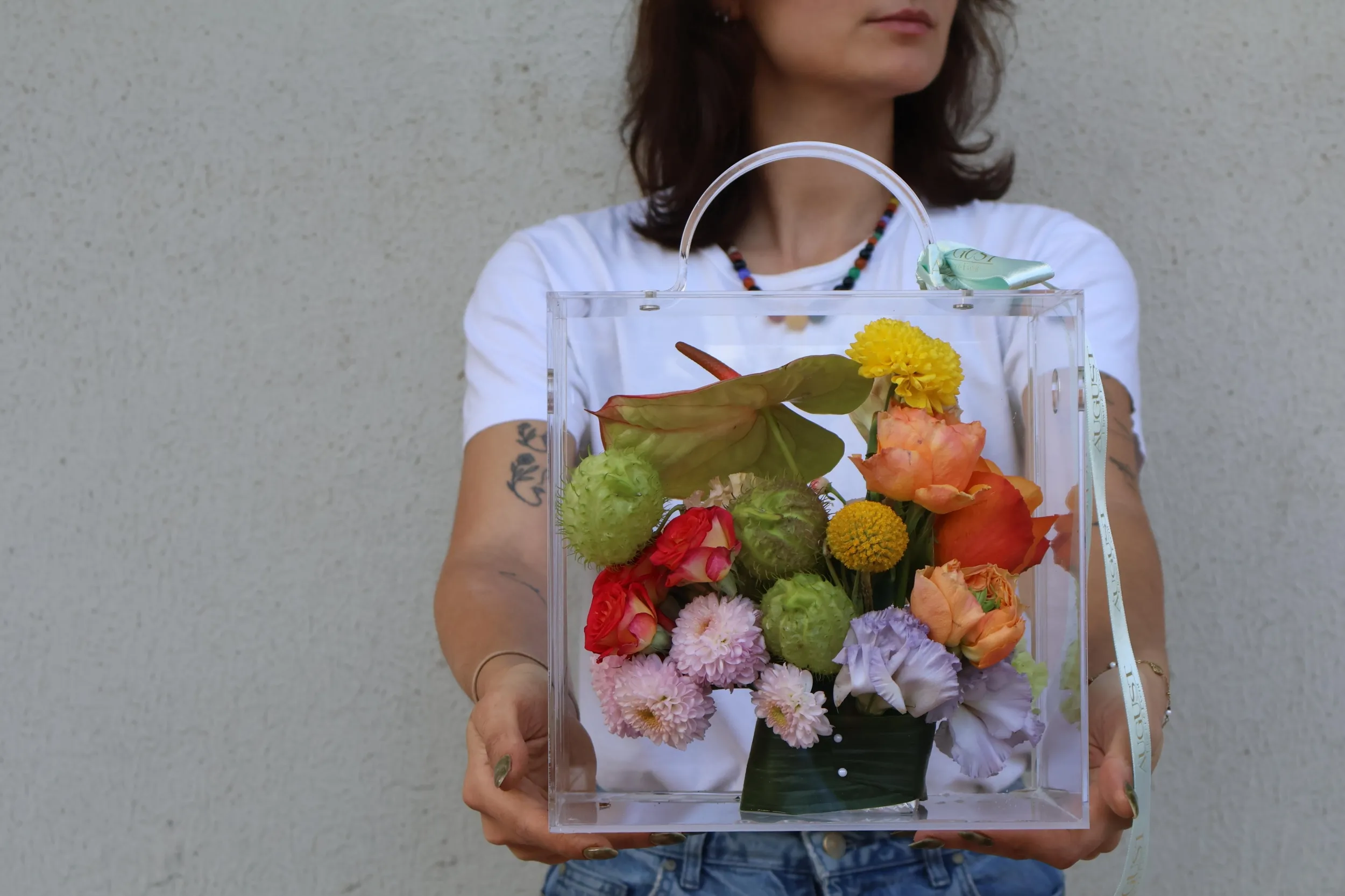 Lüks güller, zambaklar, orkideler, laleler ve daha birçok çeşitten oluşan geniş bir seçkiyi kapsayan çiçek hediyelerimiz, ne kadar önemsediğinizi göstermenin mükemmel yoludur.