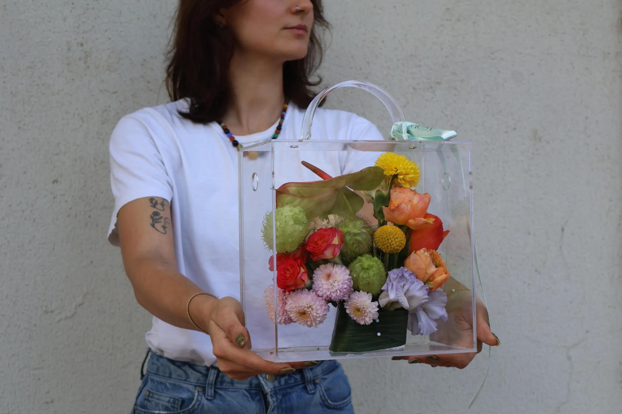 Lüks güller, zambaklar, orkideler, laleler ve daha birçok çeşitten oluşan geniş bir seçkiyi kapsayan çiçek hediyelerimiz, ne kadar önemsediğinizi göstermenin mükemmel yoludur.