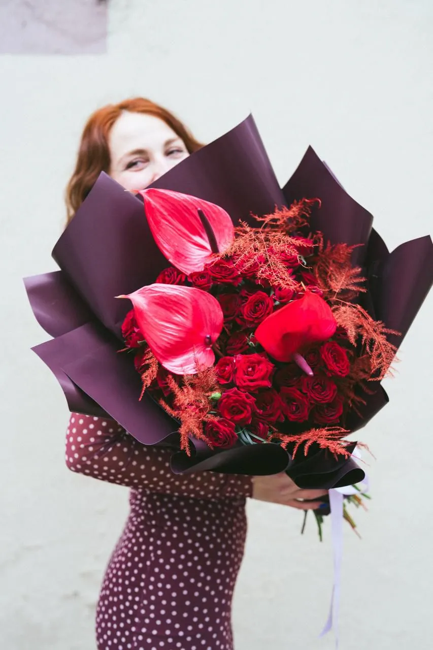 Lüks güller, zambaklar, orkideler, laleler ve daha birçok çeşitten oluşan geniş bir seçkiyi kapsayan çiçek hediyelerimiz, ne kadar önemsediğinizi göstermenin mükemmel yoludur.