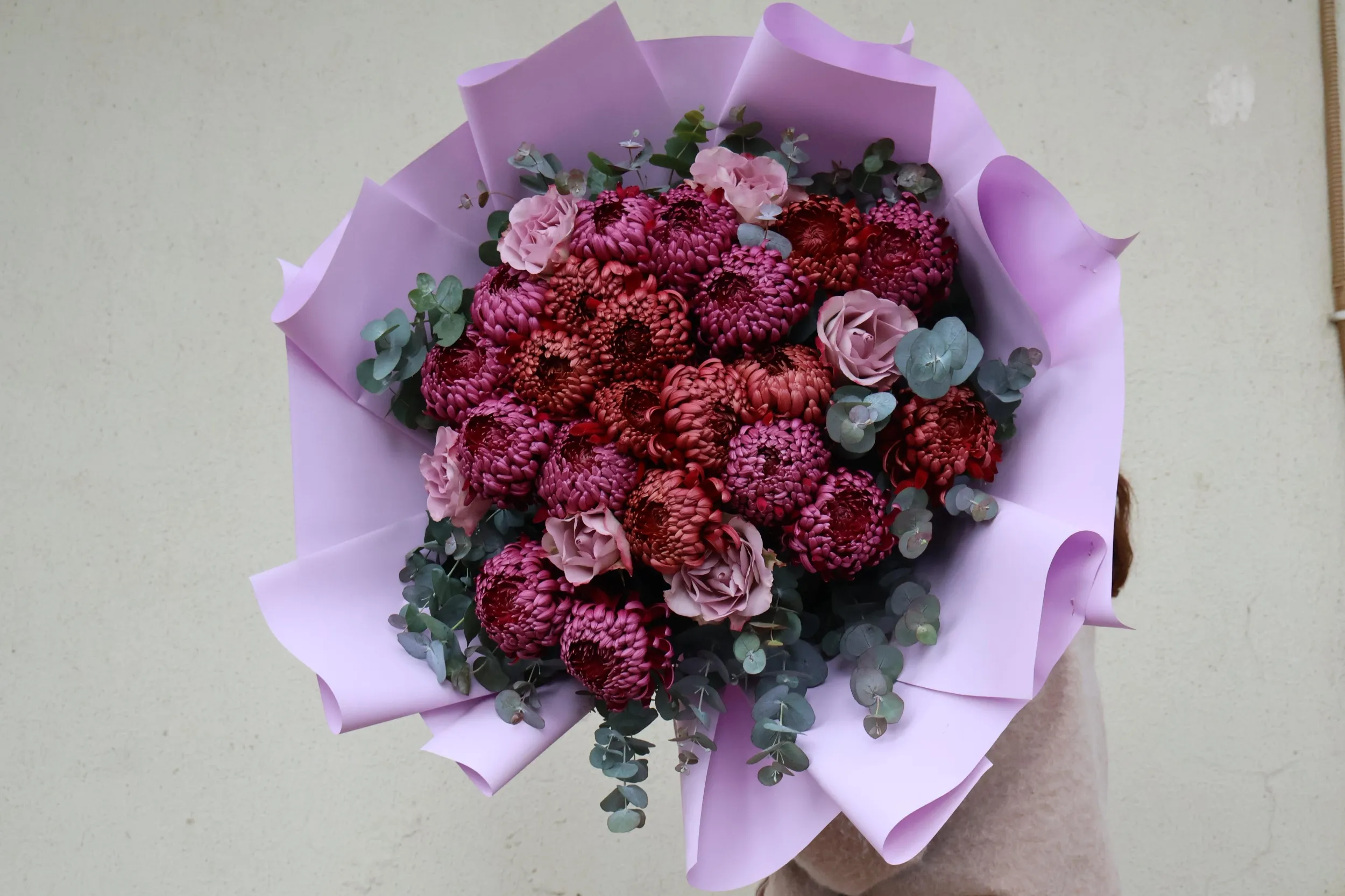 Lüks güller, zambaklar, orkideler, laleler ve daha birçok çeşitten oluşan geniş bir seçkiyi kapsayan çiçek hediyelerimiz, ne kadar önemsediğinizi göstermenin mükemmel yoludur.