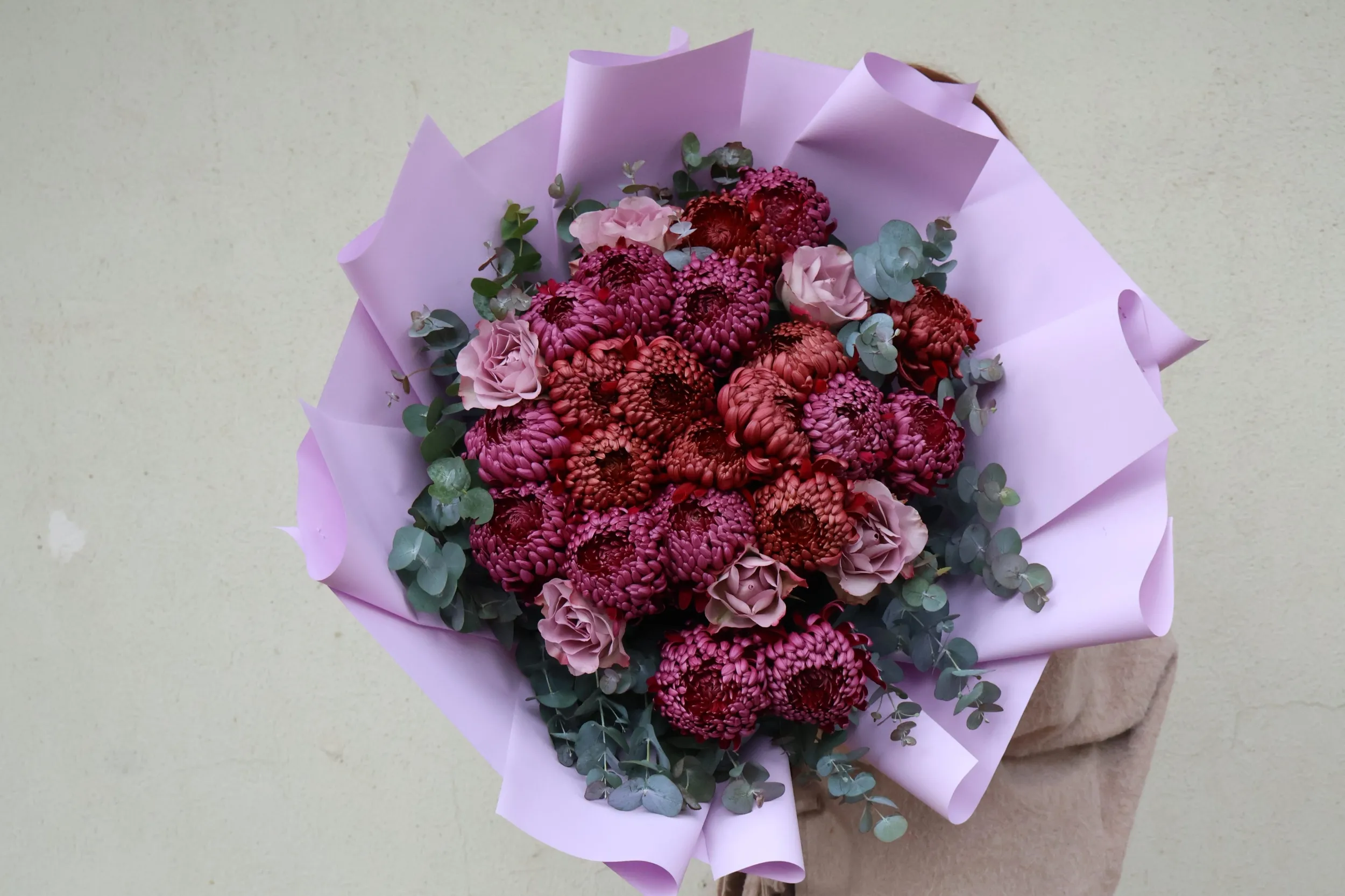 Lüks güller, zambaklar, orkideler, laleler ve daha birçok çeşitten oluşan geniş bir seçkiyi kapsayan çiçek hediyelerimiz, ne kadar önemsediğinizi göstermenin mükemmel yoludur.