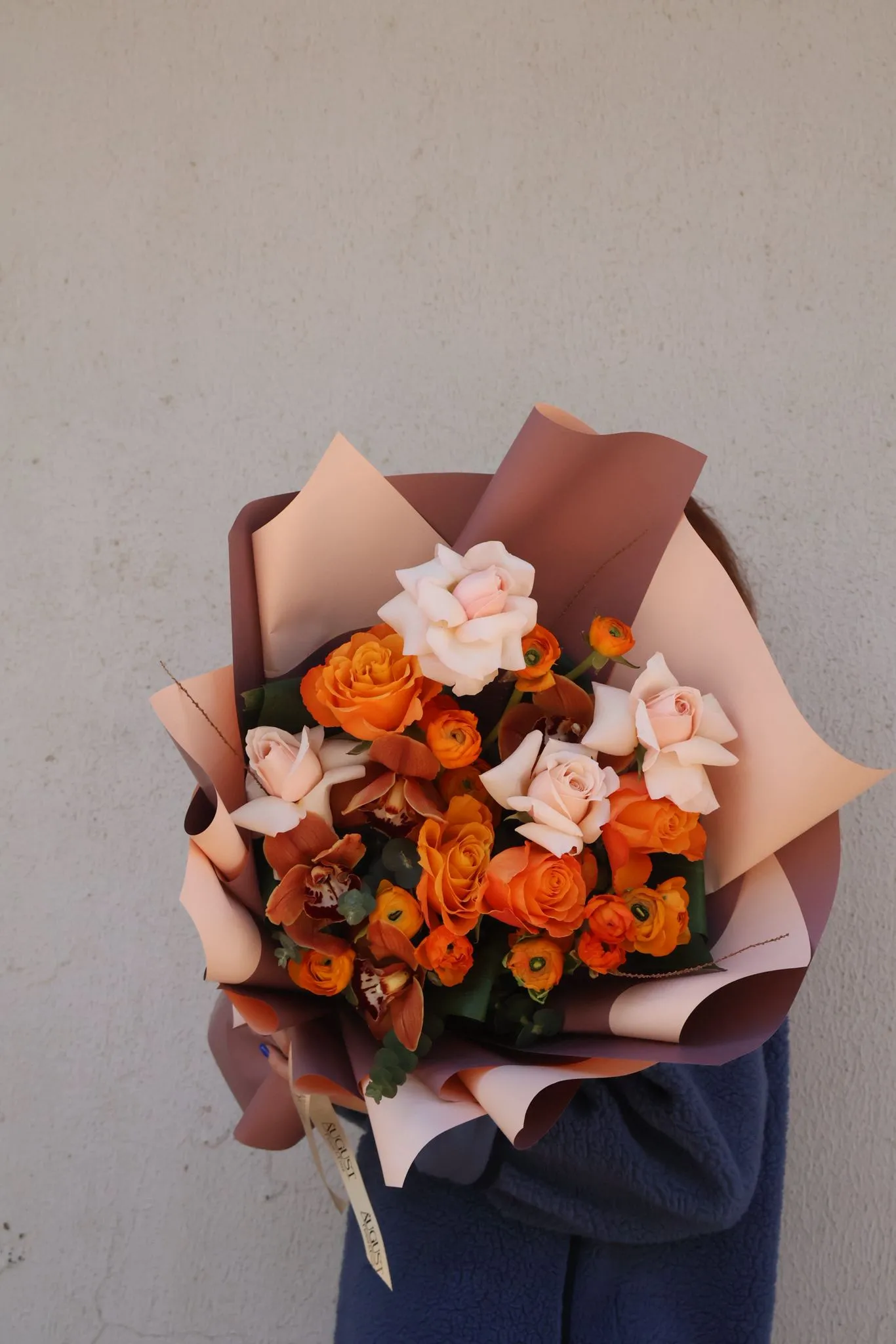 Lüks güller, zambaklar, orkideler, laleler ve daha birçok çeşitten oluşan geniş bir seçkiyi kapsayan çiçek hediyelerimiz, ne kadar önemsediğinizi göstermenin mükemmel yoludur.