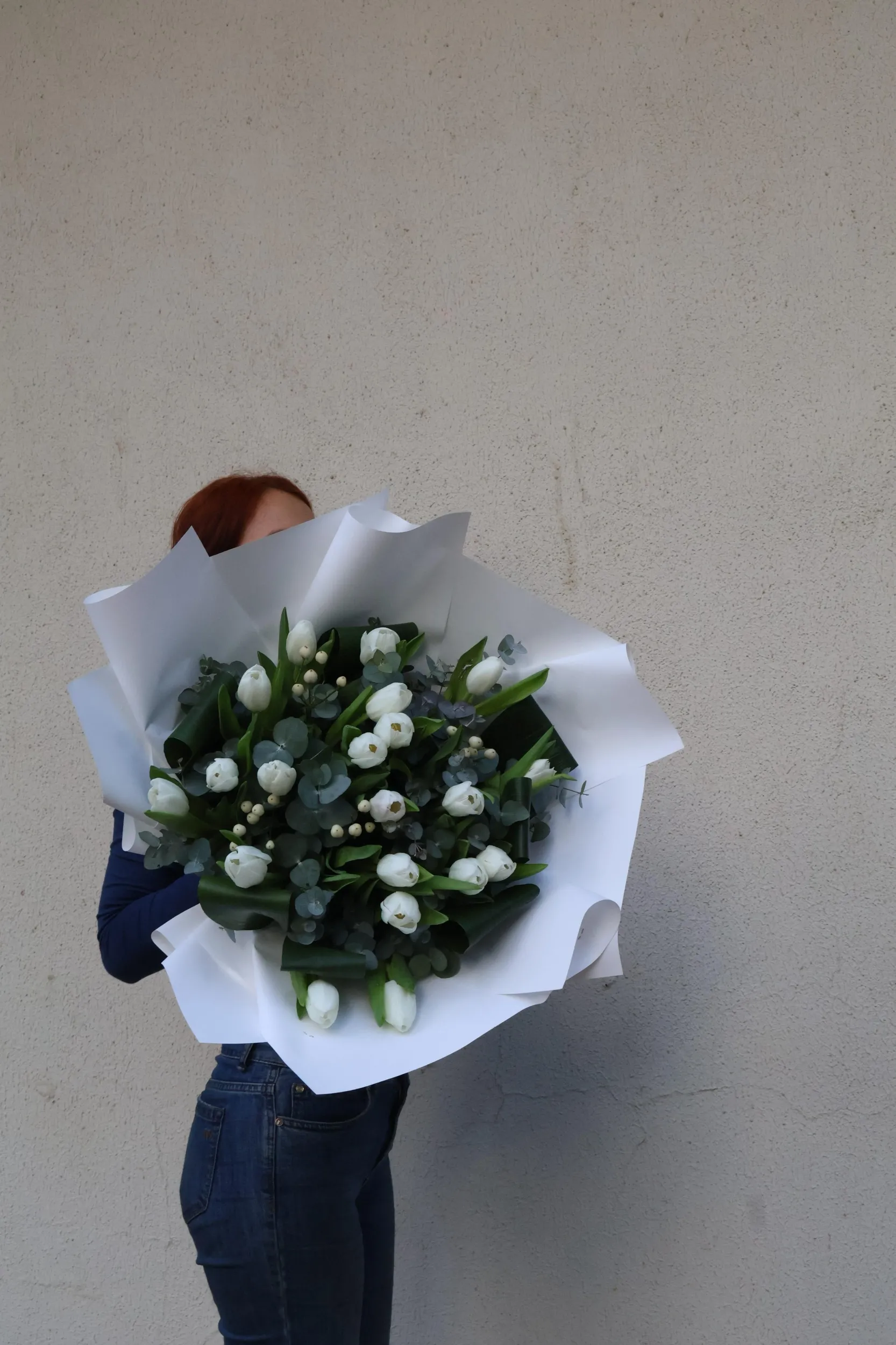 Lüks güller, zambaklar, orkideler, laleler ve daha birçok çeşitten oluşan geniş bir seçkiyi kapsayan çiçek hediyelerimiz, ne kadar önemsediğinizi göstermenin mükemmel yoludur.